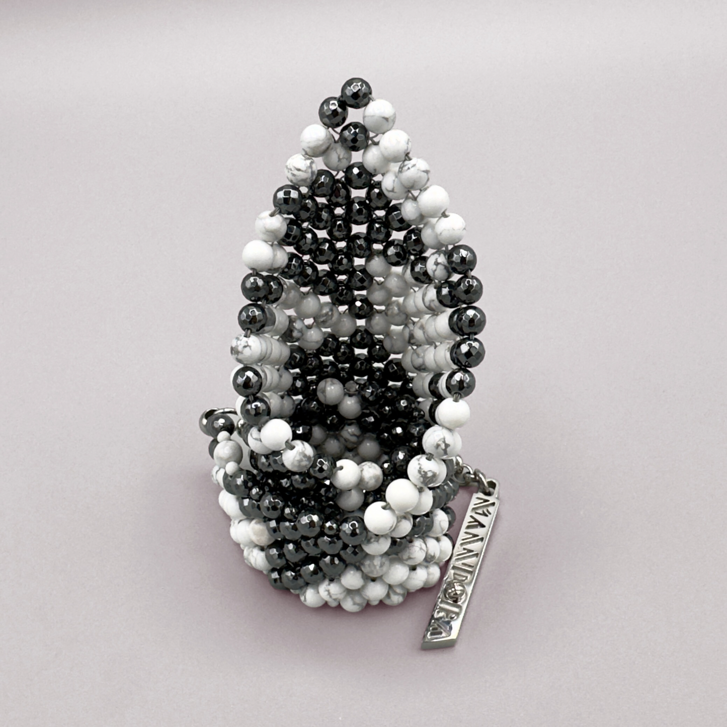 SAHARA S12 Choker in Howlite + Hematite