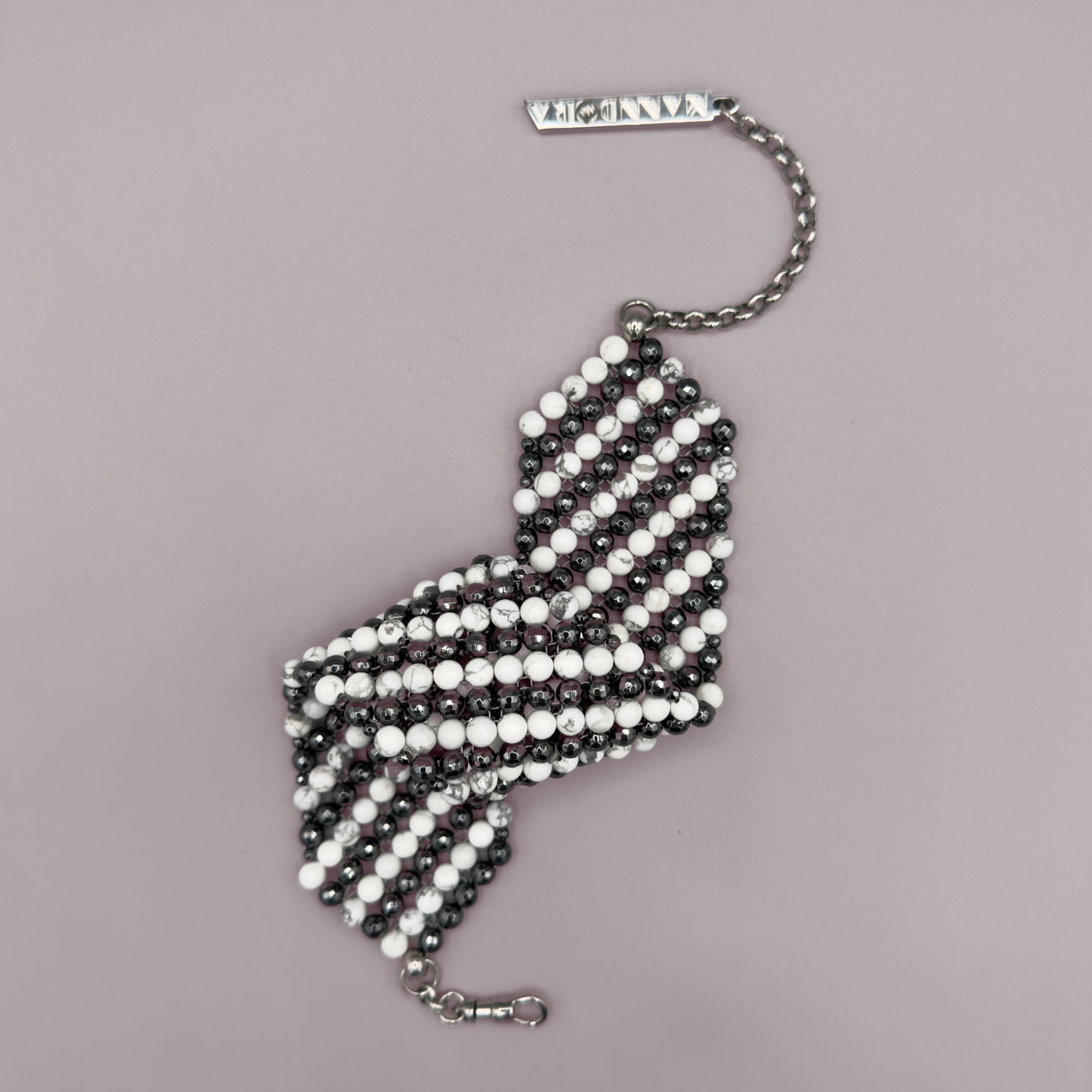 SAHARA S6 Choker in Howlite + Hematite