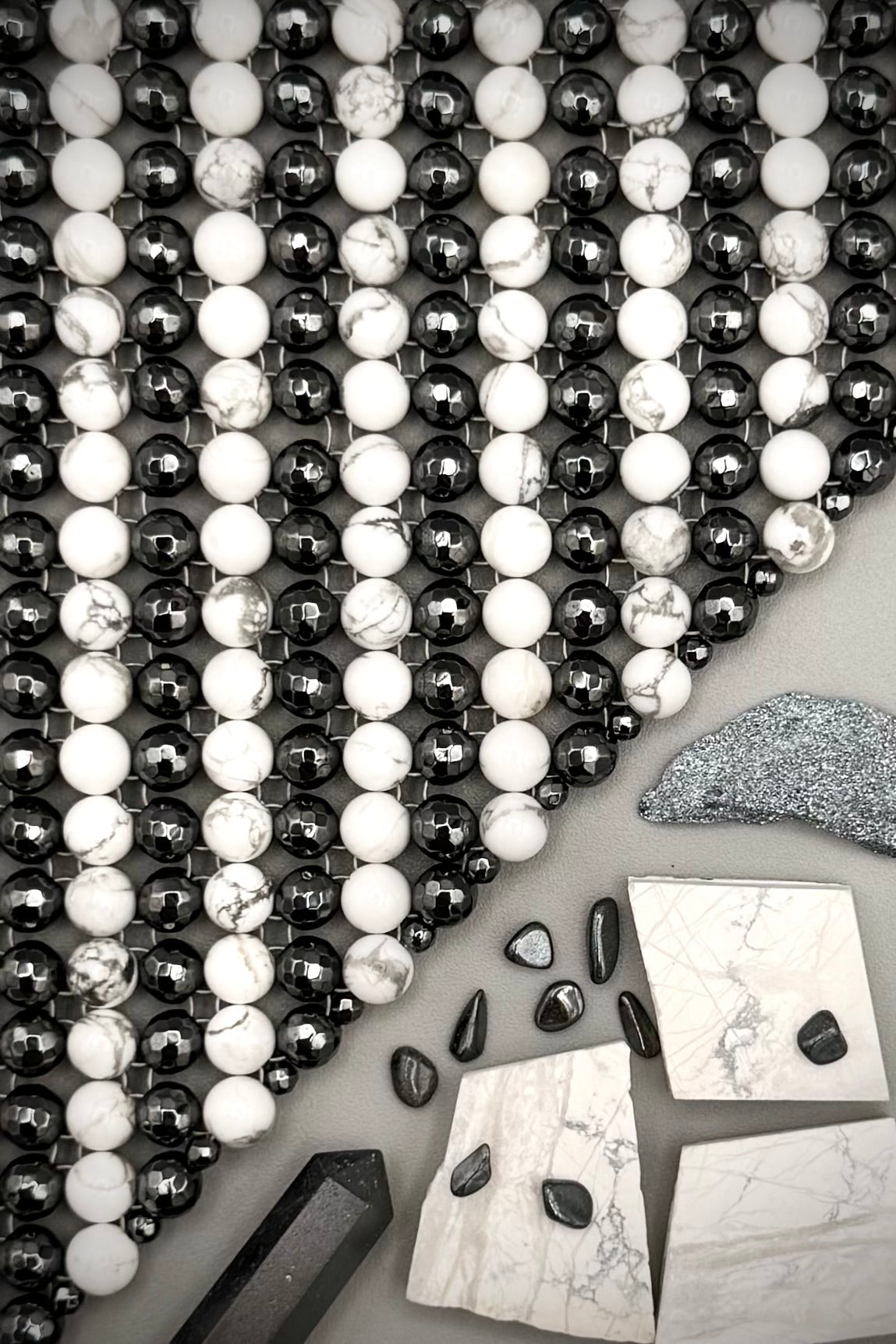 Howlite + Hematite