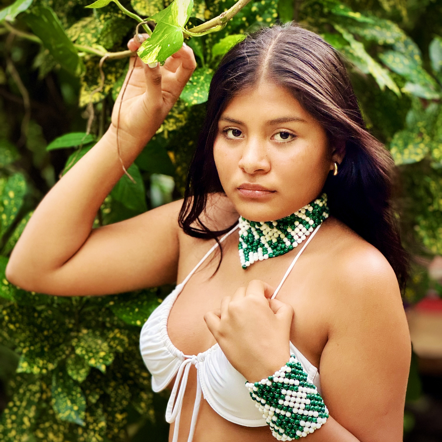SAHARA S13 Choker in Malachite + White Shell