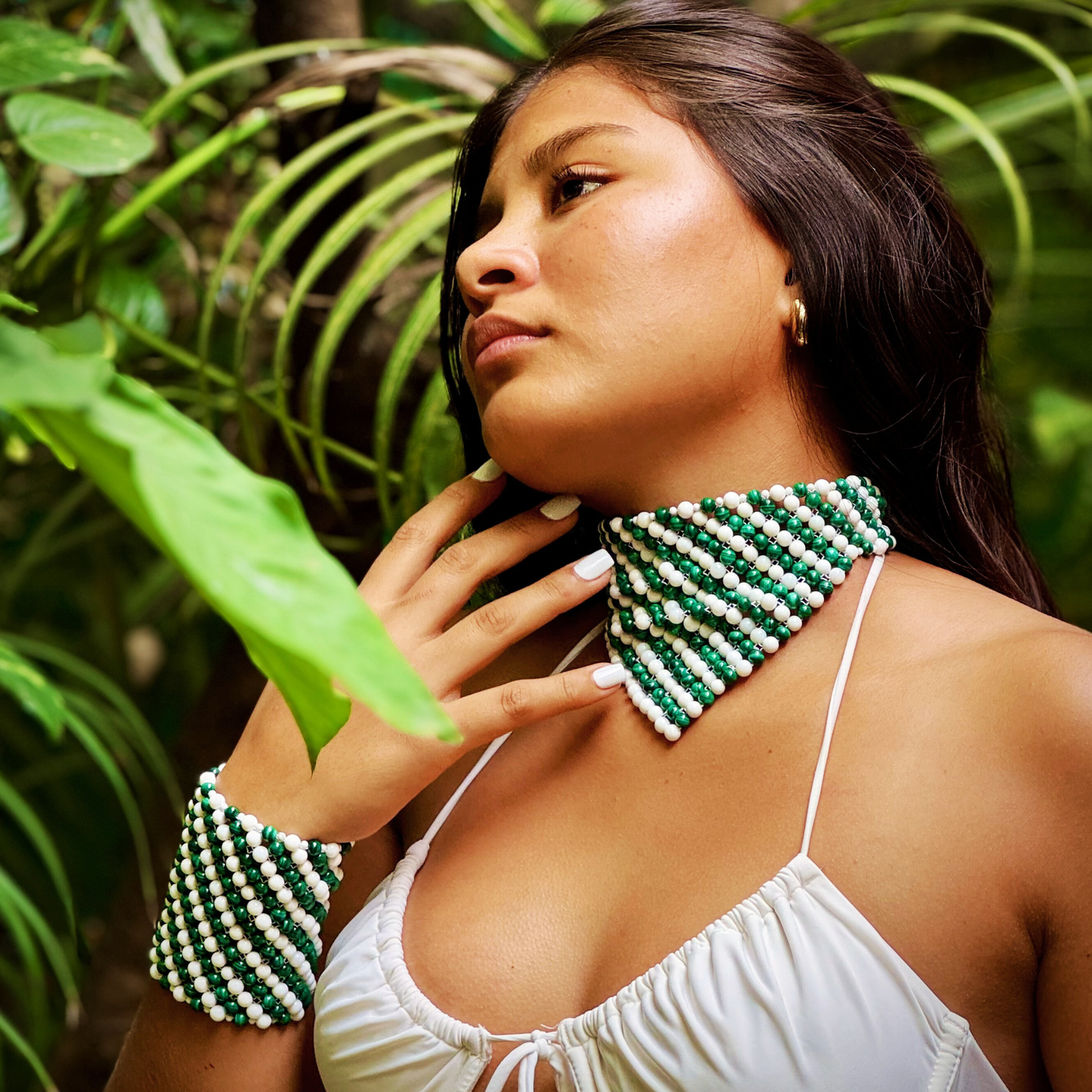 SAHARA S12 Choker in Malachite + White Shell