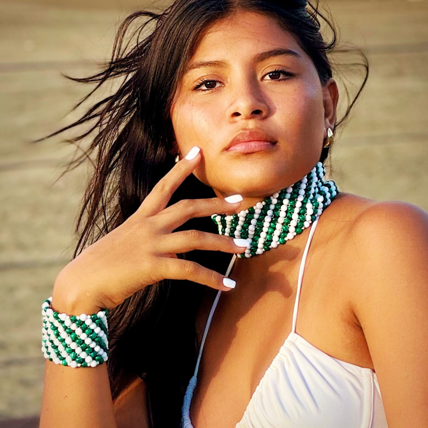 SAHARA S6 Choker in Malachite + White Shell