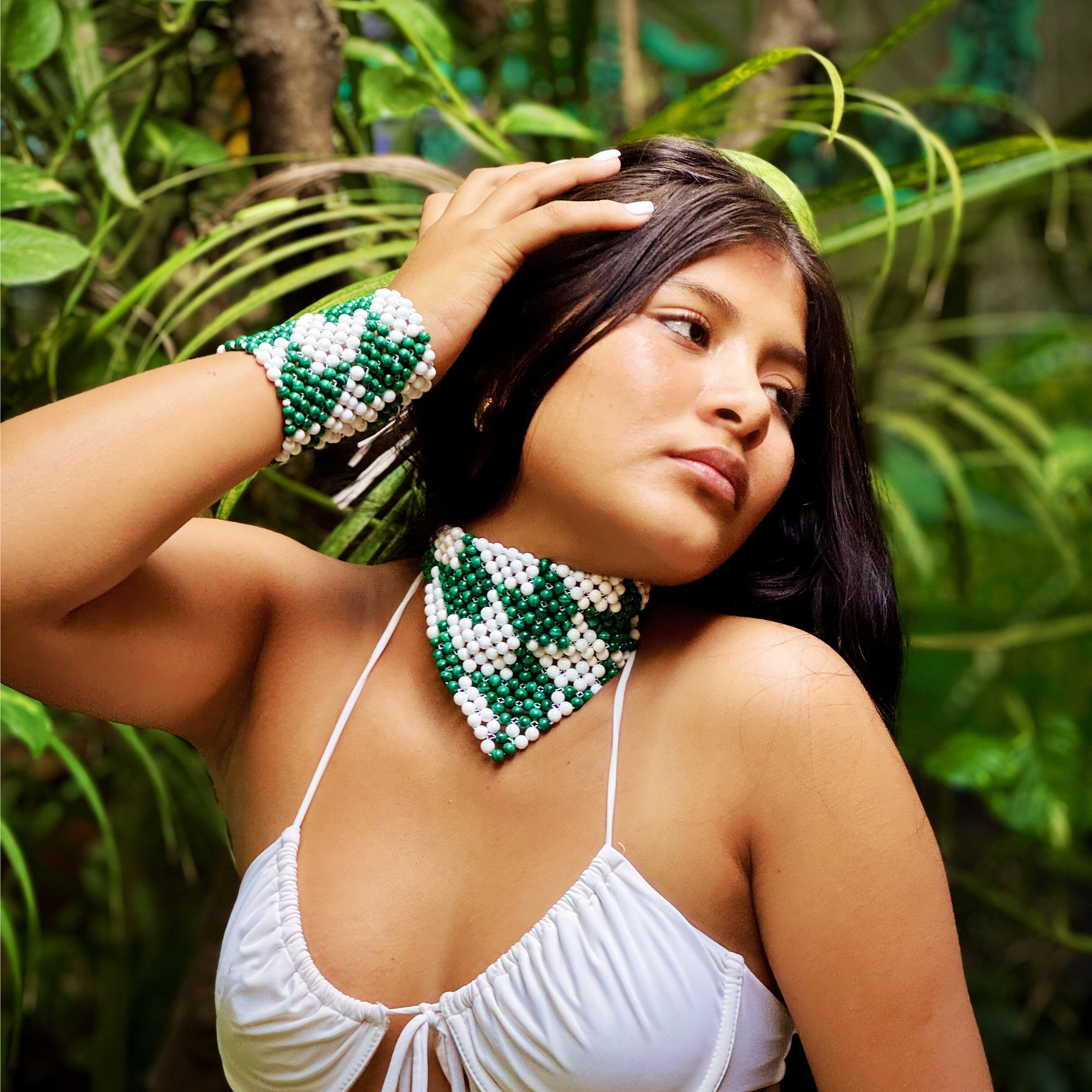SAHARA S13 Choker in Malachite + White Shell
