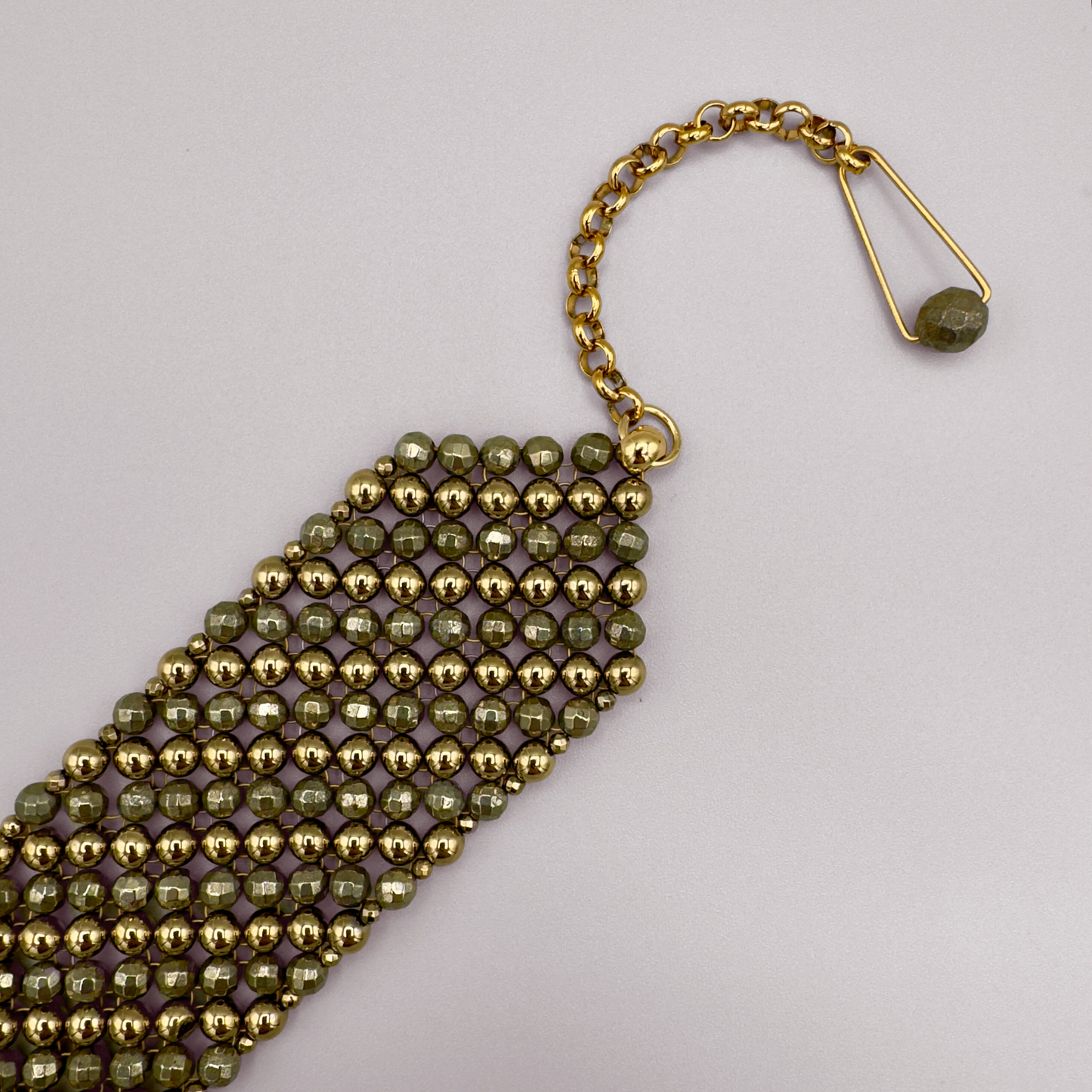 SAHARA S6 Choker in Pyrite + Gold