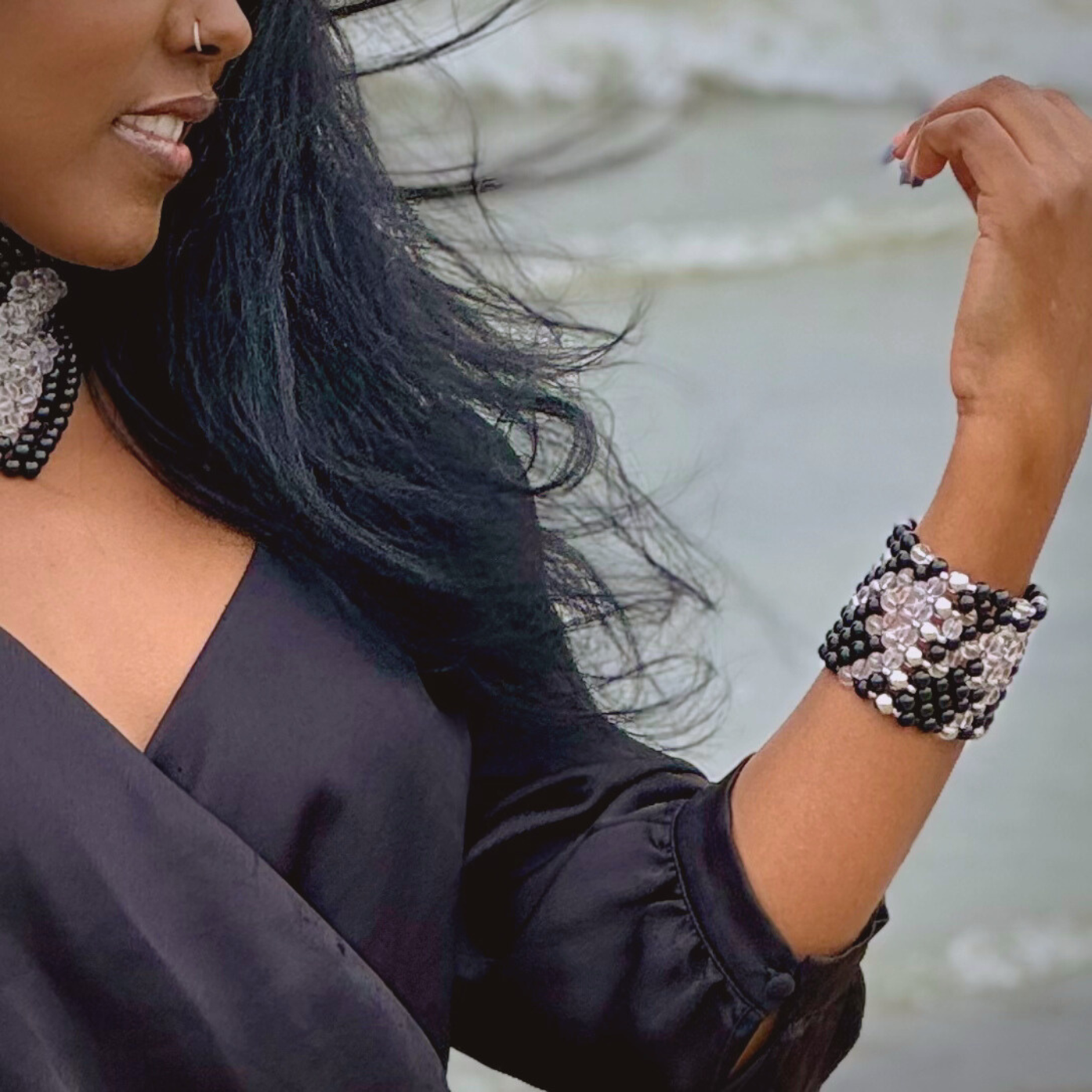 SAHARA S6 Bracelet in Black Onyx + Clear Quartz