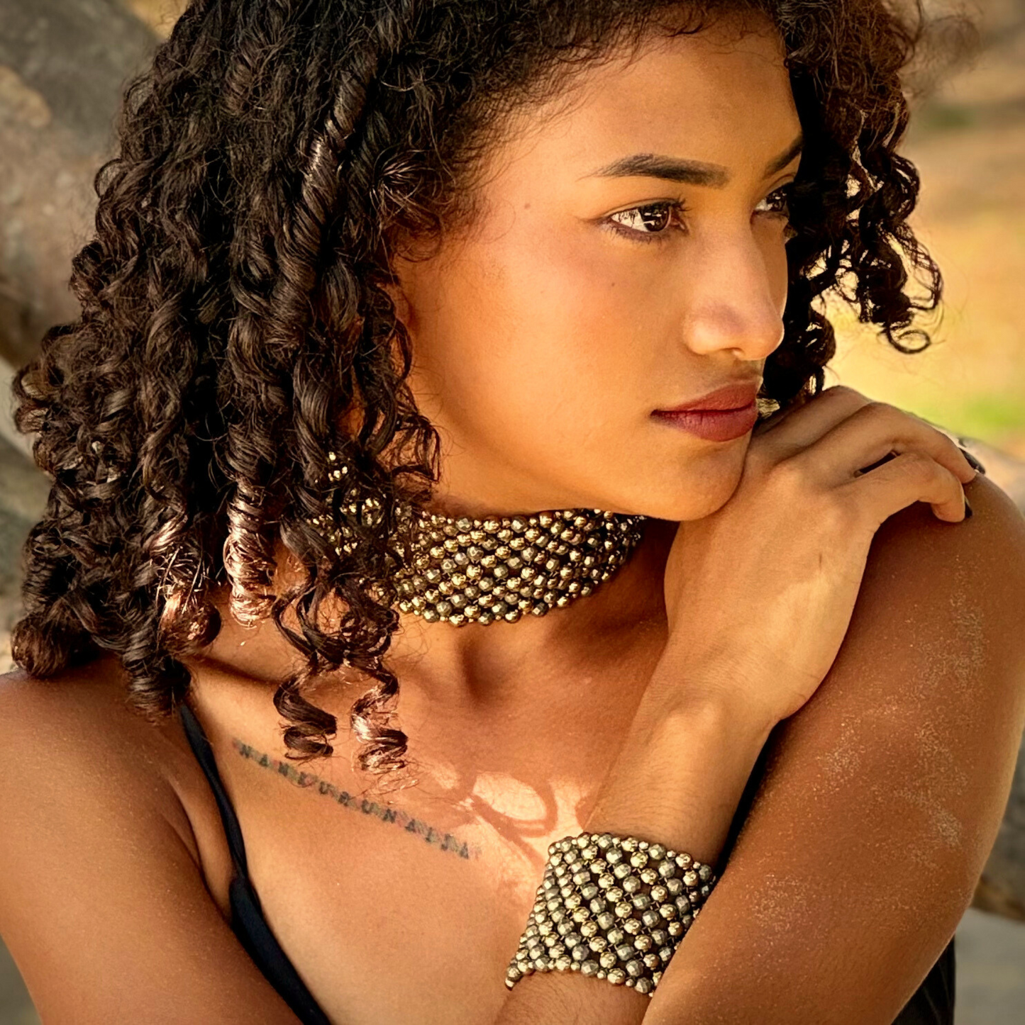 SAHARA S6 Choker in Pyrite + Gold