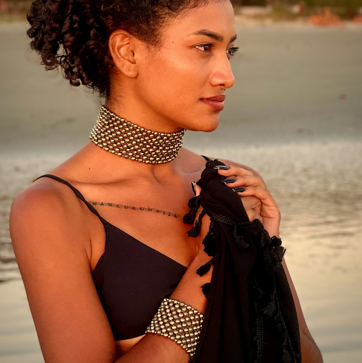 SAHARA S6 Choker in Pyrite + Gold