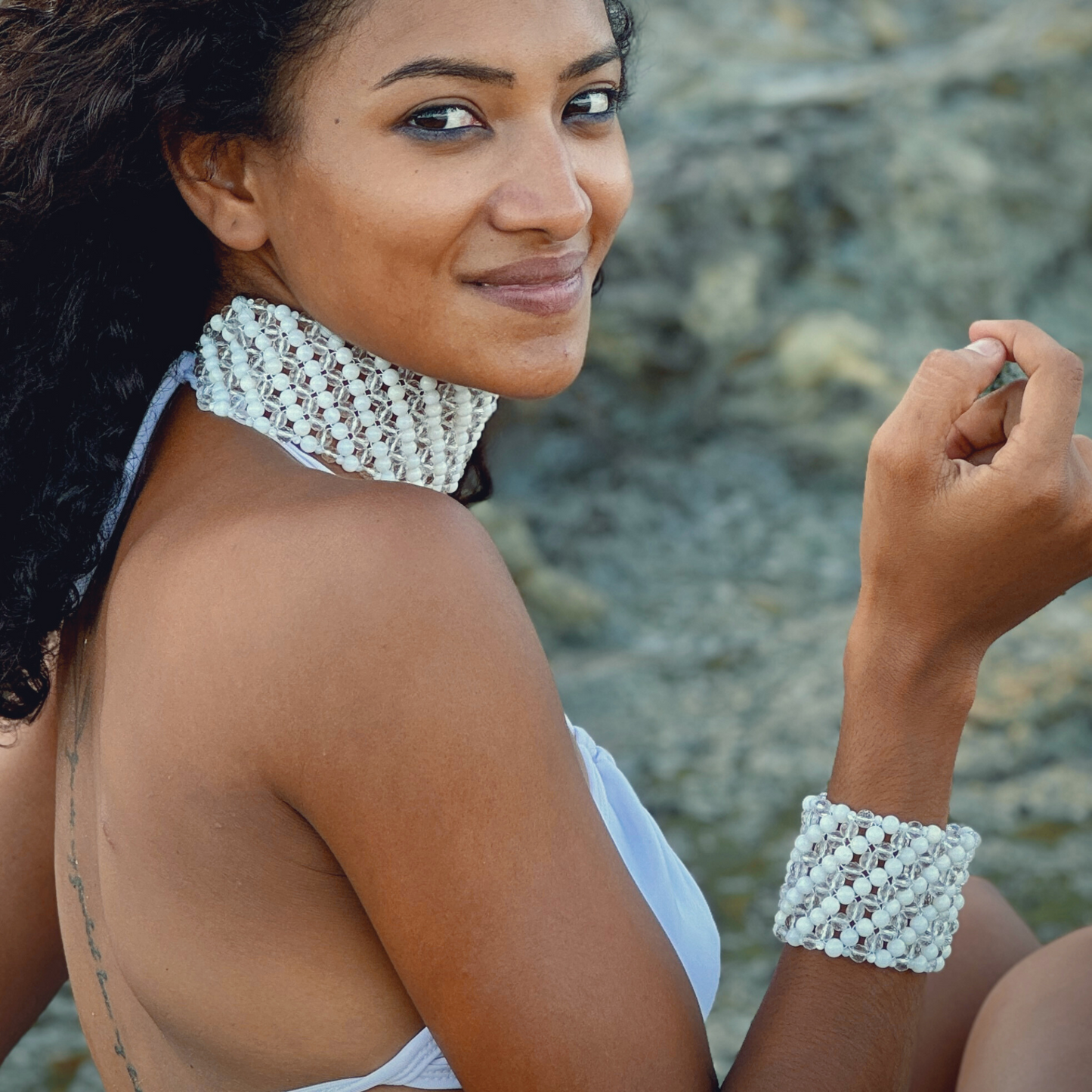 SAHARA S6 Choker in White Shell + Clear Quartz