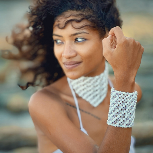 SAHARA S10 Bracelet in White Shell + Clear Quartz