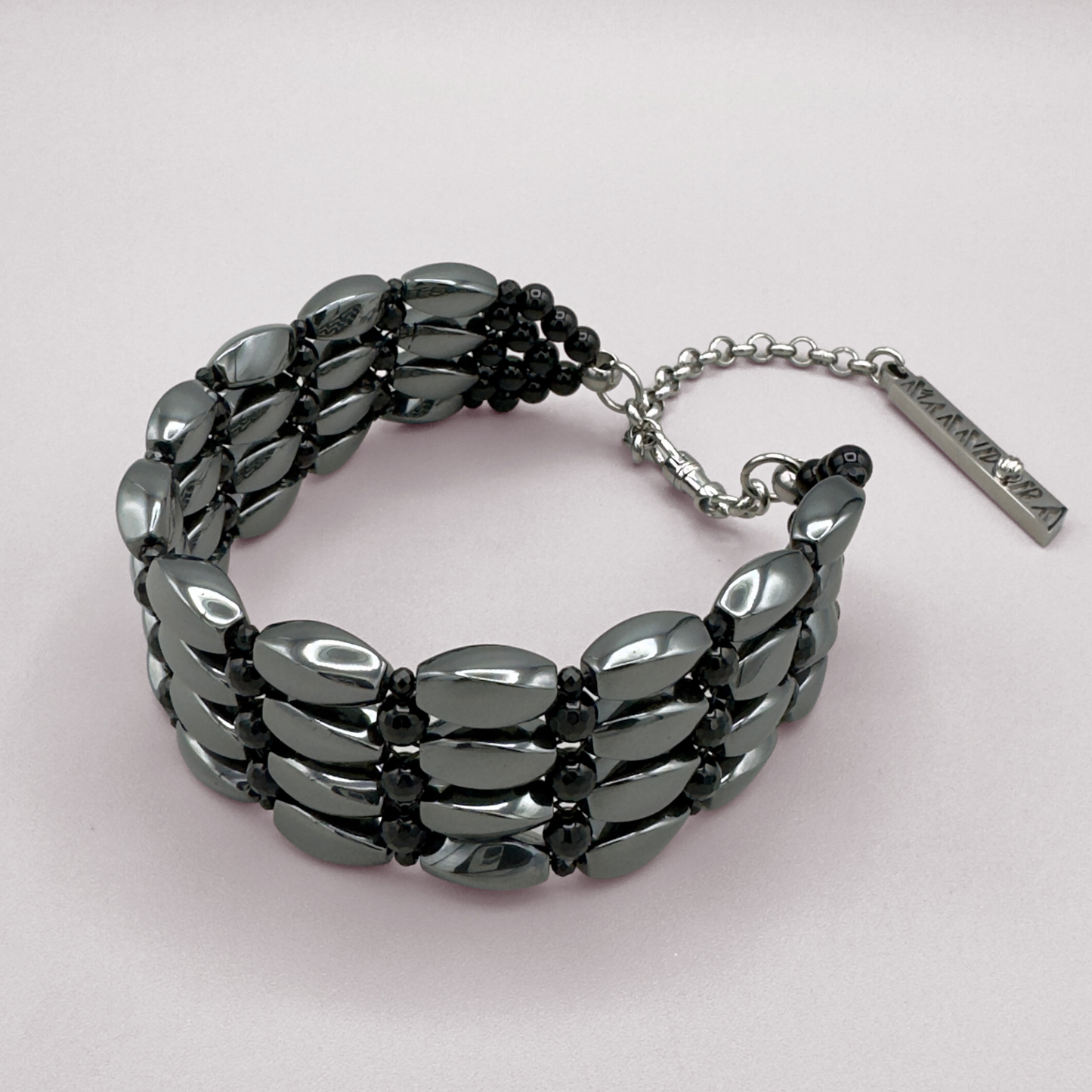 Choker in Hematite + Black Onyx