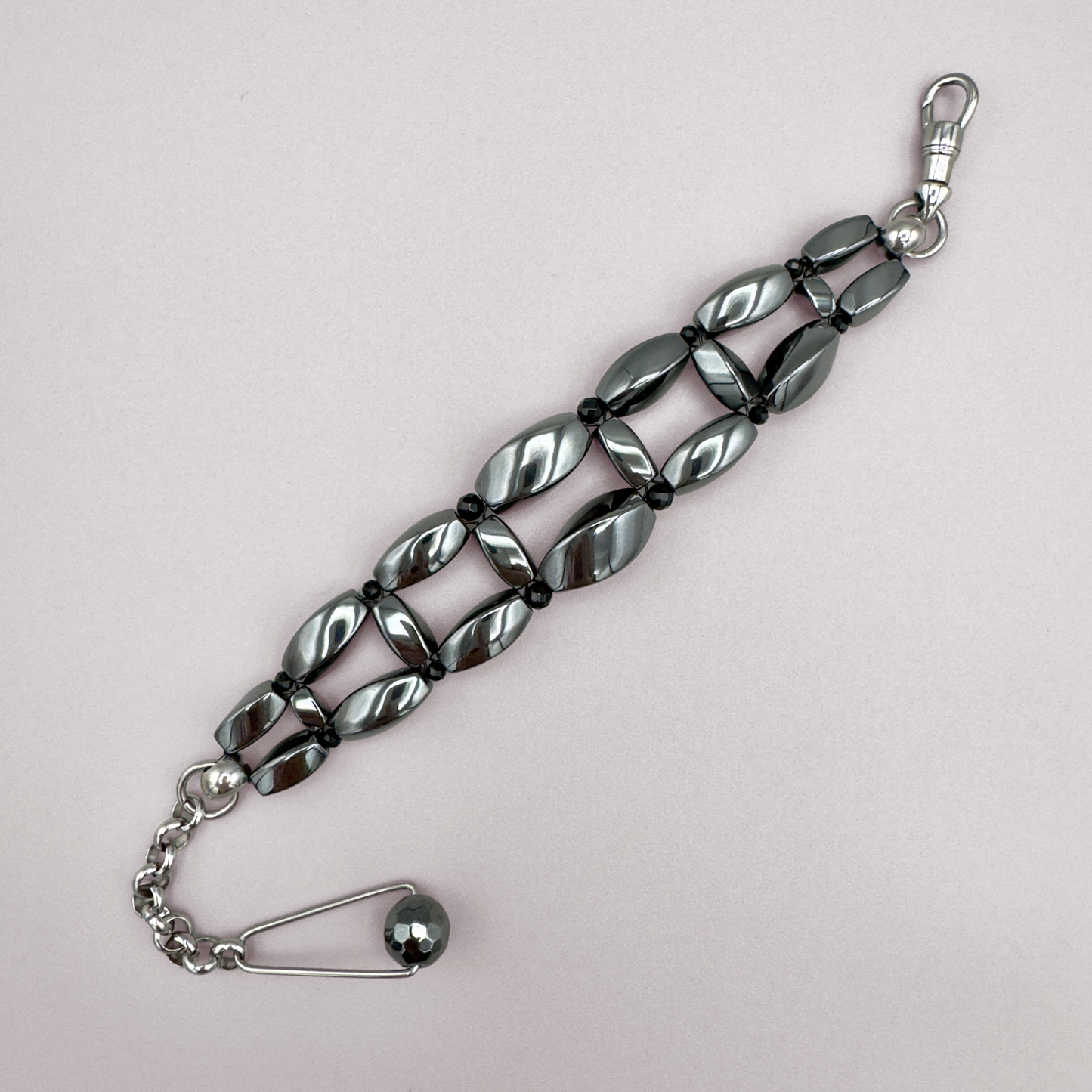 Bracelet in Hematite + Black Onyx