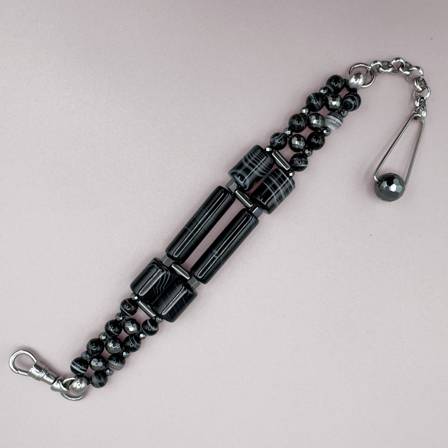 Bracelet in Black Sardonyx + Hematite