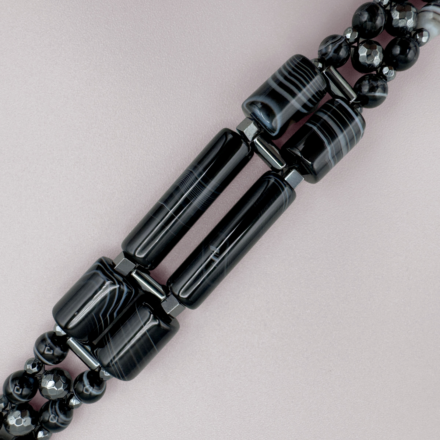 Bracelet in Black Sardonyx + Hematite