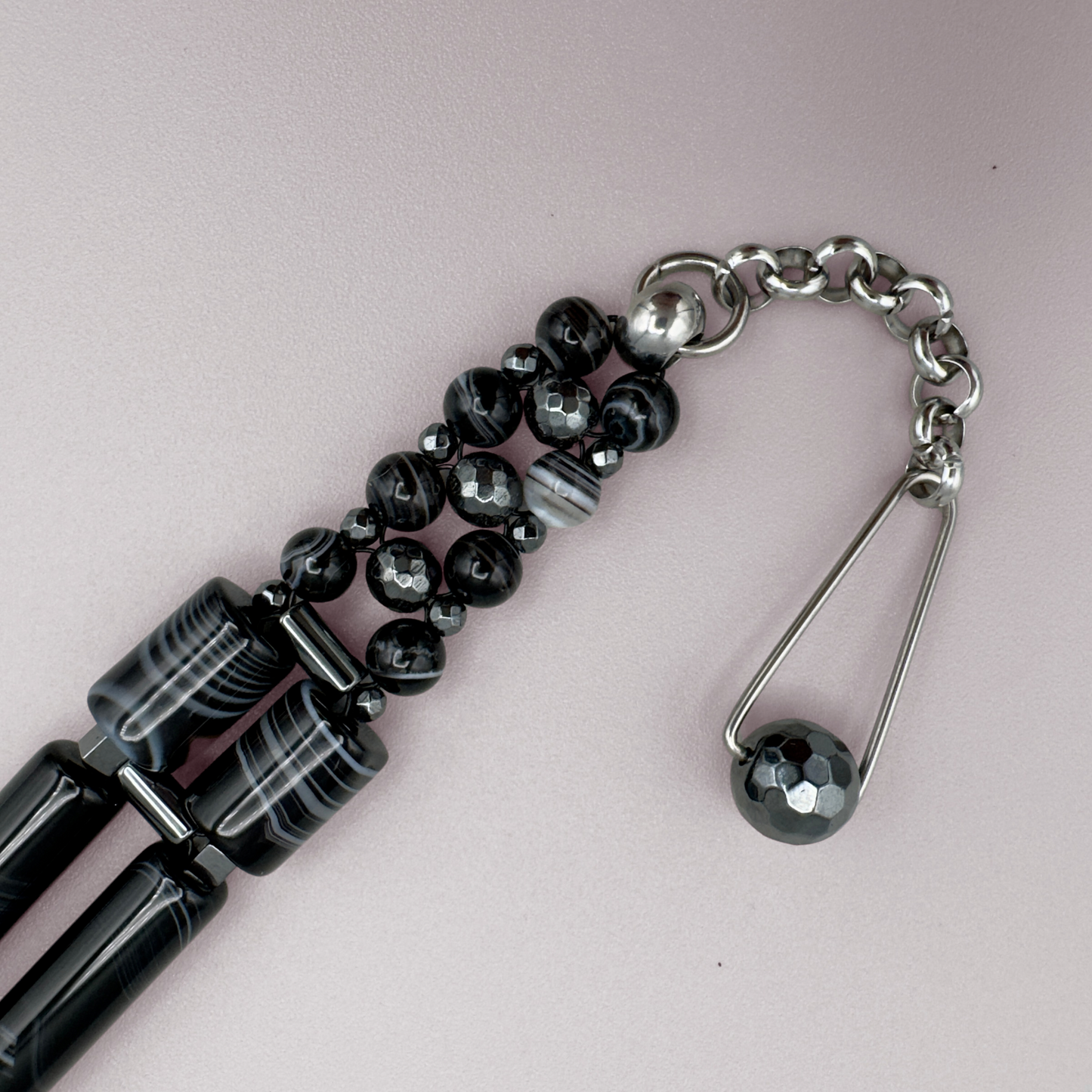 Bracelet in Black Sardonyx + Hematite