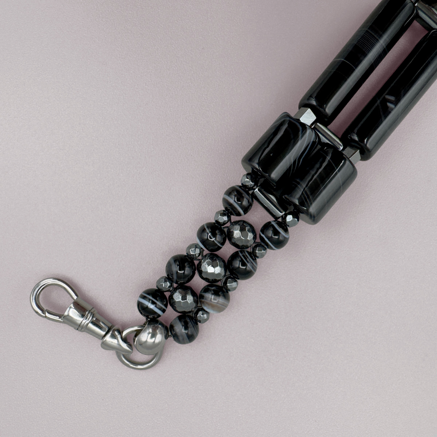 Bracelet in Black Sardonyx + Hematite