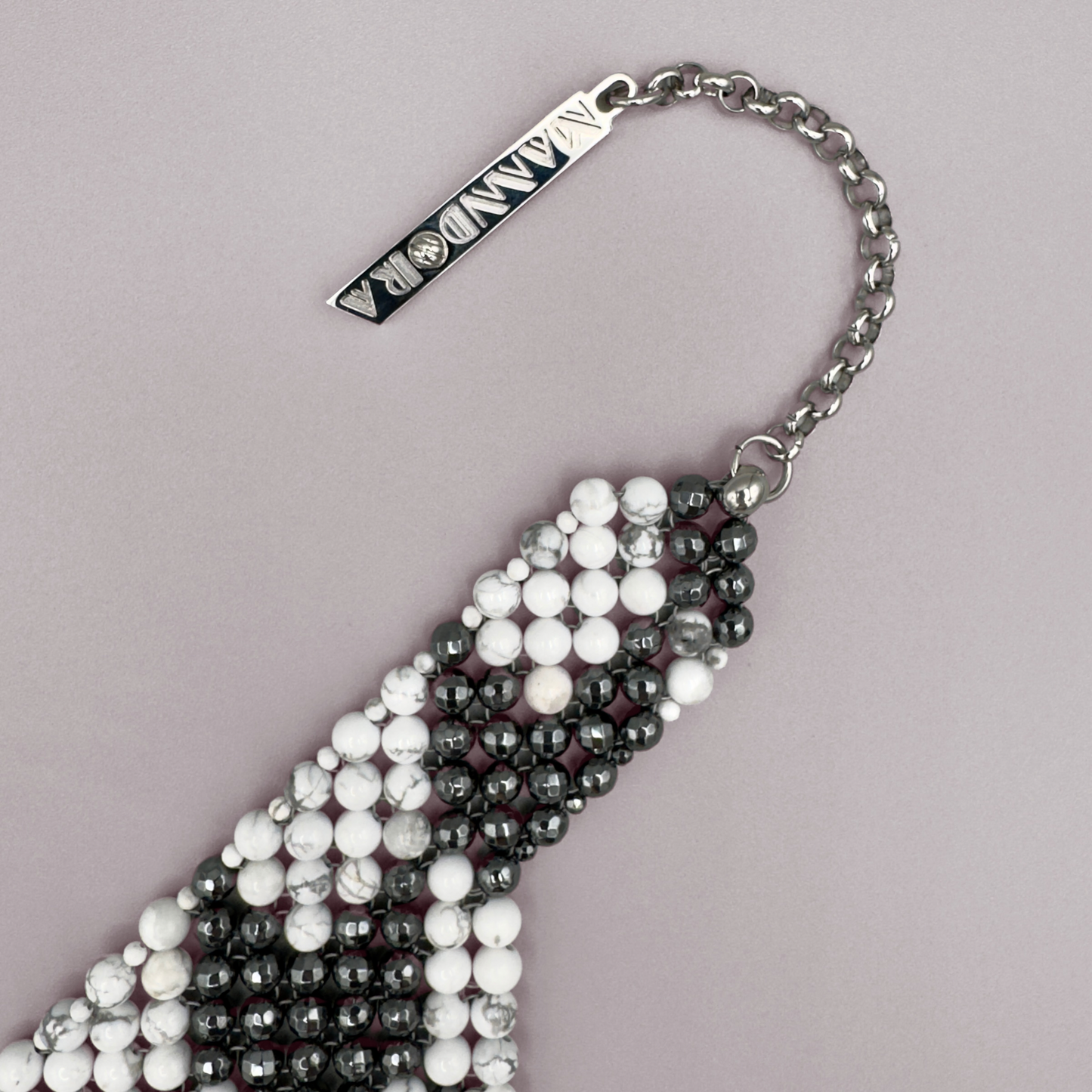 SAHARA S12 Choker in Howlite + Hematite