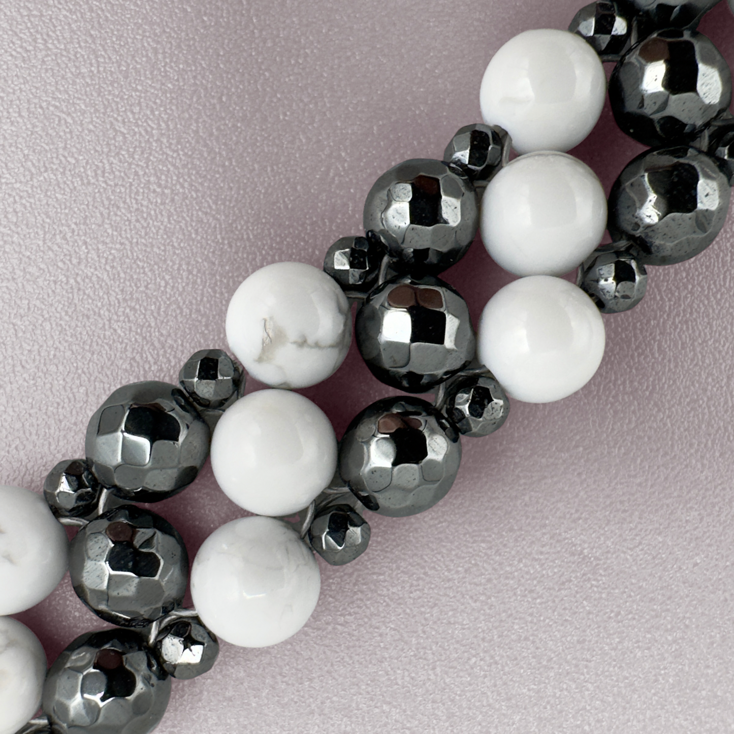 SAHARA S2 Bracelet in Howlite + Hematite
