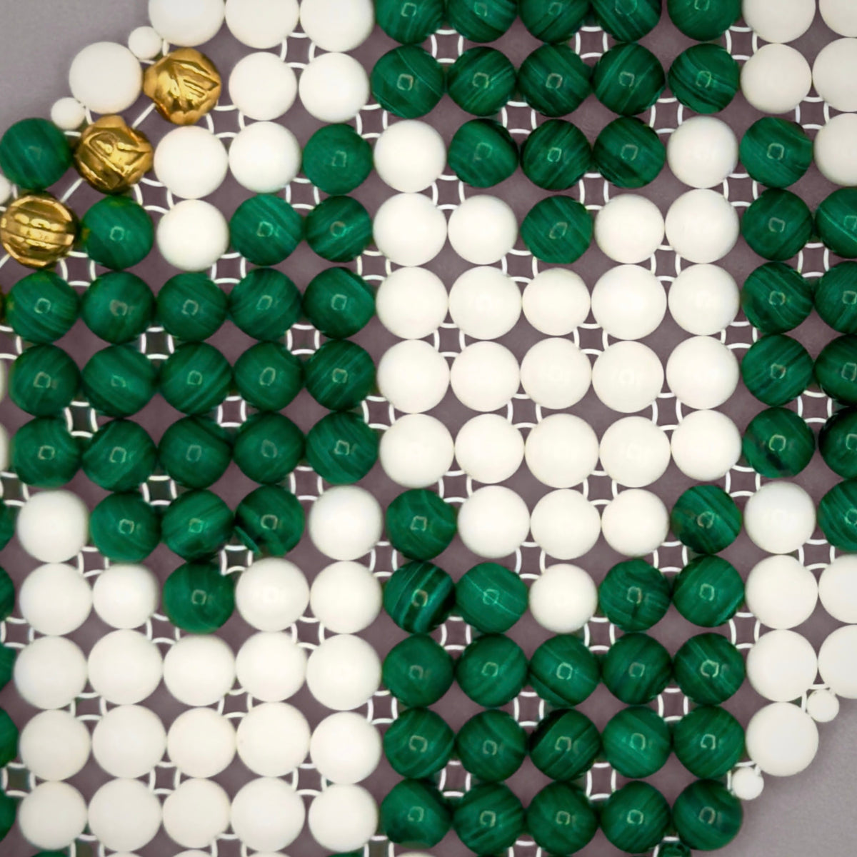 SAHARA S8 Bracelet, Modern Tooth, Malachite + White Shell
