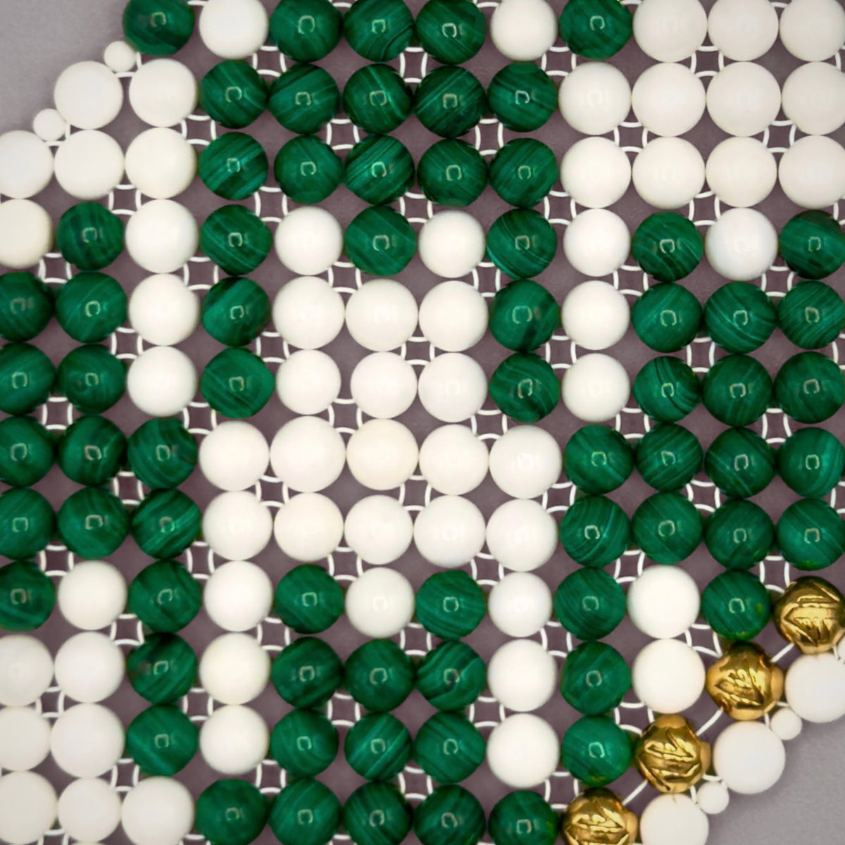 SAHARA S8 Bracelet, Classic Tooth, Malachite + White Shell