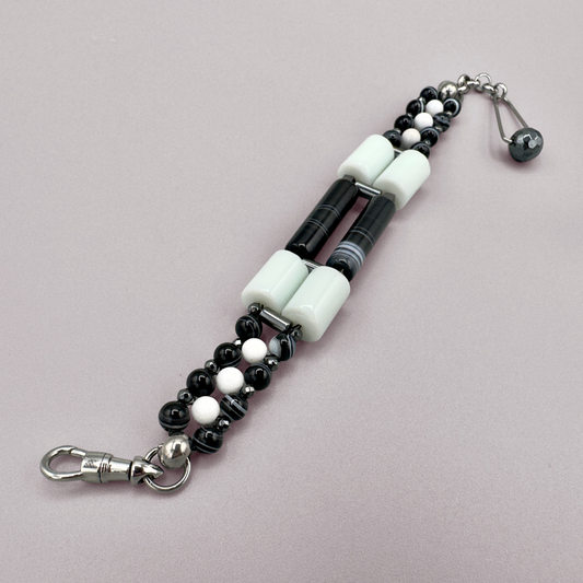 Bracelet in Black Sardonyx + White Jade
